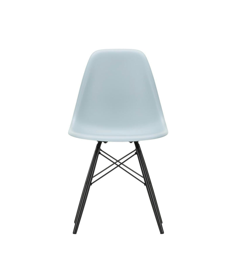 Vitra - Eames Plastic Side Chair DSW RE | Filzgleiter basic dark / eisgrau RE / Ahorn schwarz