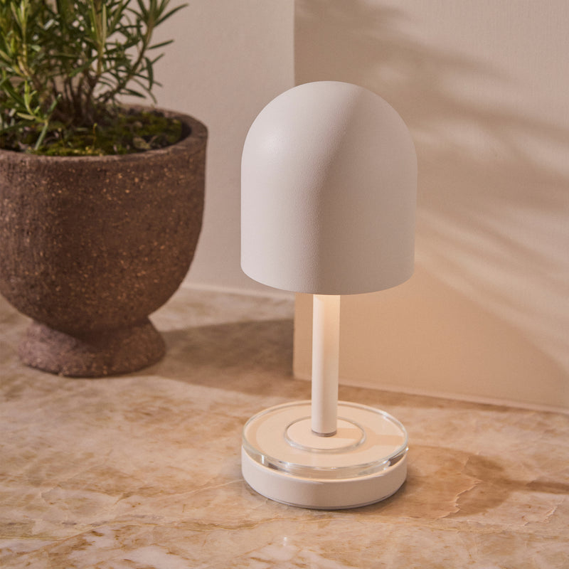 AYTM - Luceo Portable LED Akkuleuchte | Ø 9 x H 22 cm / weiß