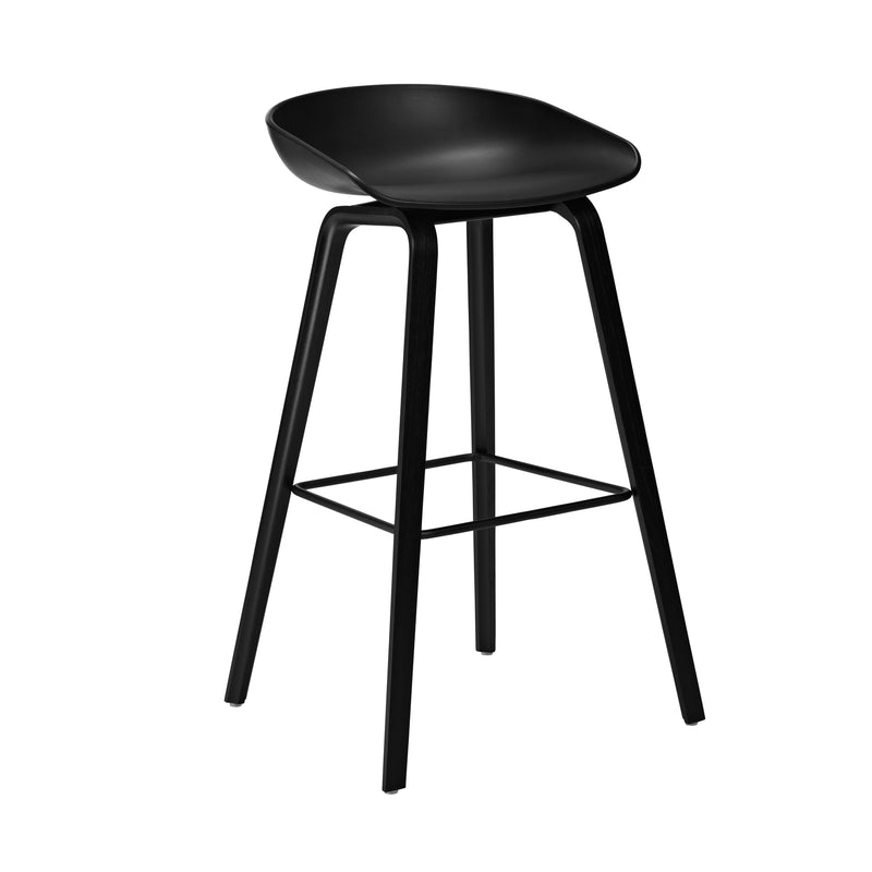 HAY - About A Stool AAS 32 (Kunststoffgleiter) | H 75 cm / black 2.0 / Eiche schwarz lackiert / Stahl schwarz