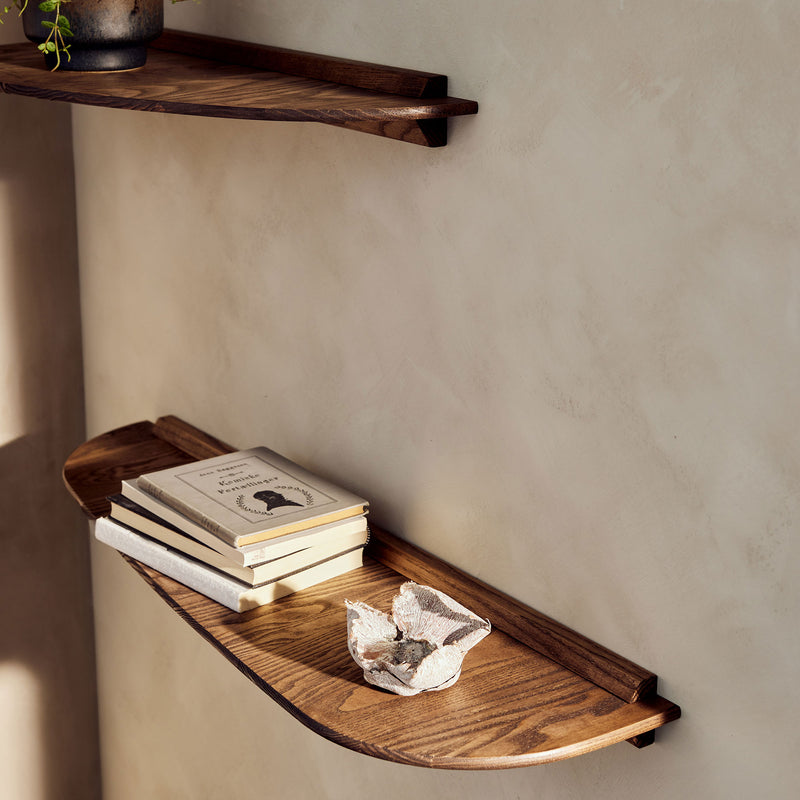 Andersen Furniture - Wandablage | 59 x 25 cm / Esche geräuchert/geölt