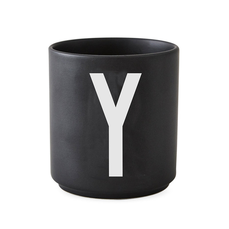 Design Letters - AJ Porzellan Becher | Y / schwarz