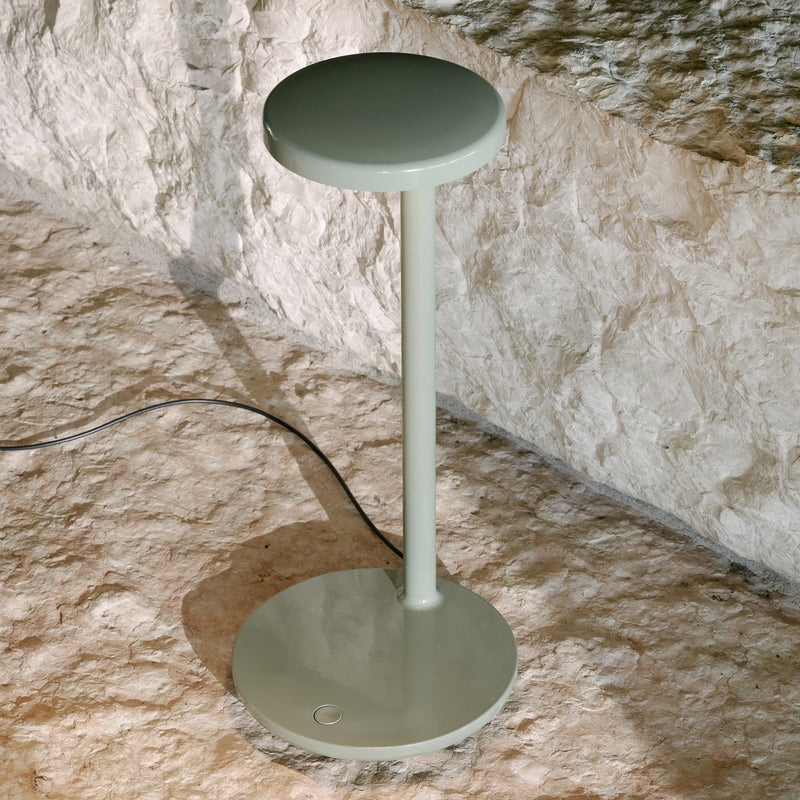 Flos - Oblique LED Tischleuchte | salvia