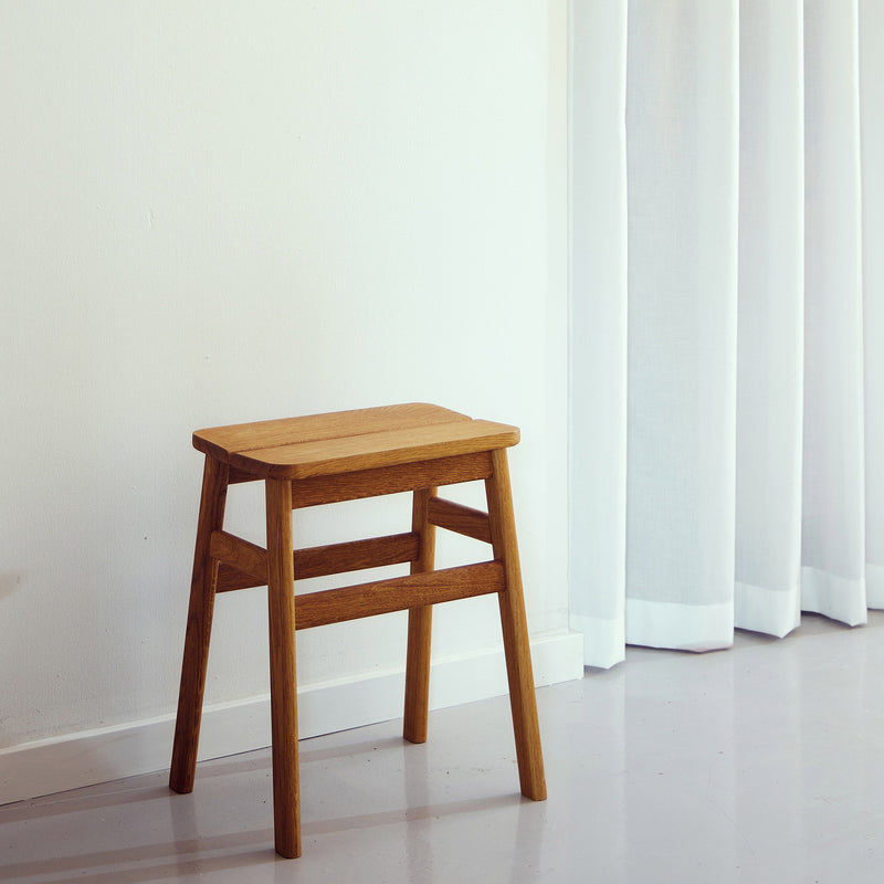 Form & Refine - Angle Standard Hocker | Eiche geölt