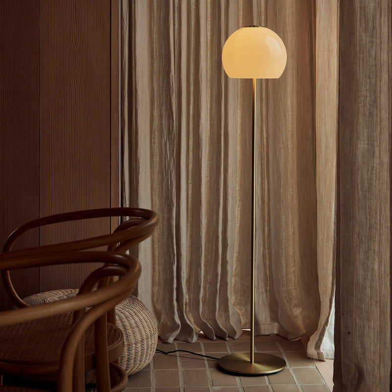 Frandsen - Ball Stehleuchte Glas | sand grey