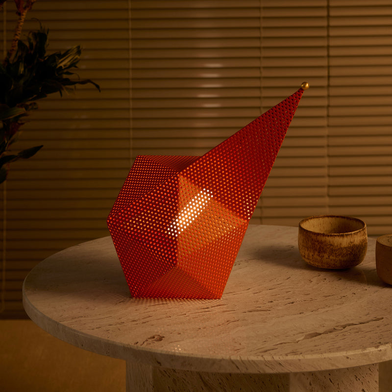 Gubi - Bagdad Portable Akkuleuchte | international orange