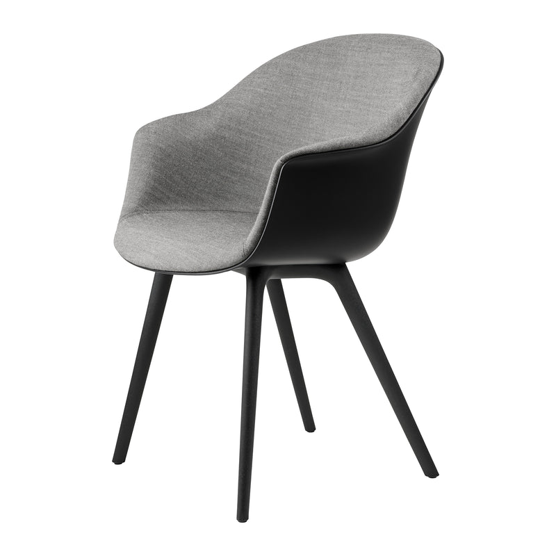 Gubi - Bat Dining Stuhl mit Frontpolsterung | Kvadrat Remix 3 (152) / Plastic Base