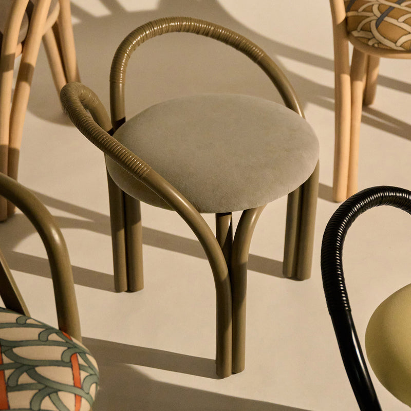 Gubi - Bistra Hocker | olive
