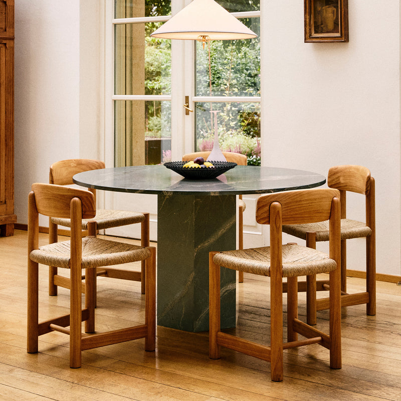 Gubi - Daumiller Stuhl | goldkiefer