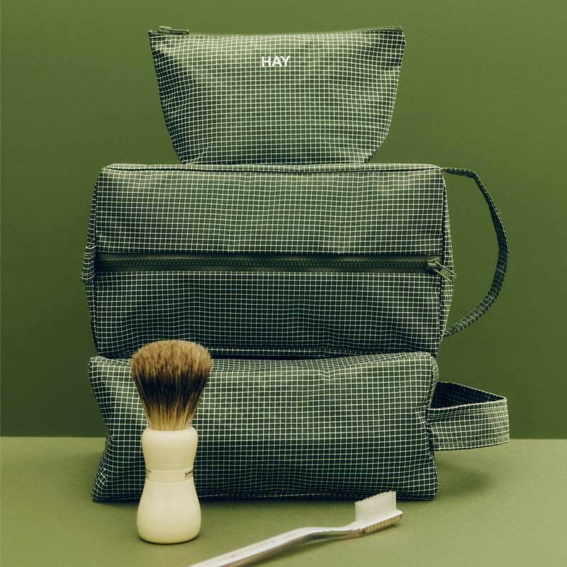 HAY - Grid Wash Bag | dunkelgrün