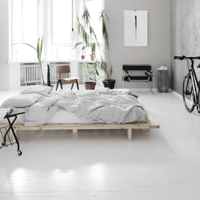 Karup Design - Futonbett Japan | 140 x 200 cm / 106 Carob brown lacquered, 180 x 200 cm / 106 Carob brown lacquered, 140 x 200 cm / 100 Raw, 160 x 200 cm / 100 Raw, 180 x 200 cm / 100 Raw