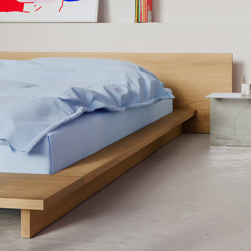 OUT Objekte unserer Tage - Faro Bett | mit Kopfteil / medium