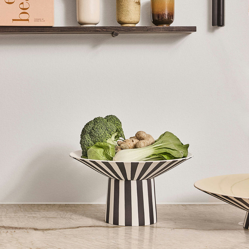 OYOY - Toppu Centerpiece Dekoschale mit Fuß | Ø 30 x H 17 cm / schwarz/weiß