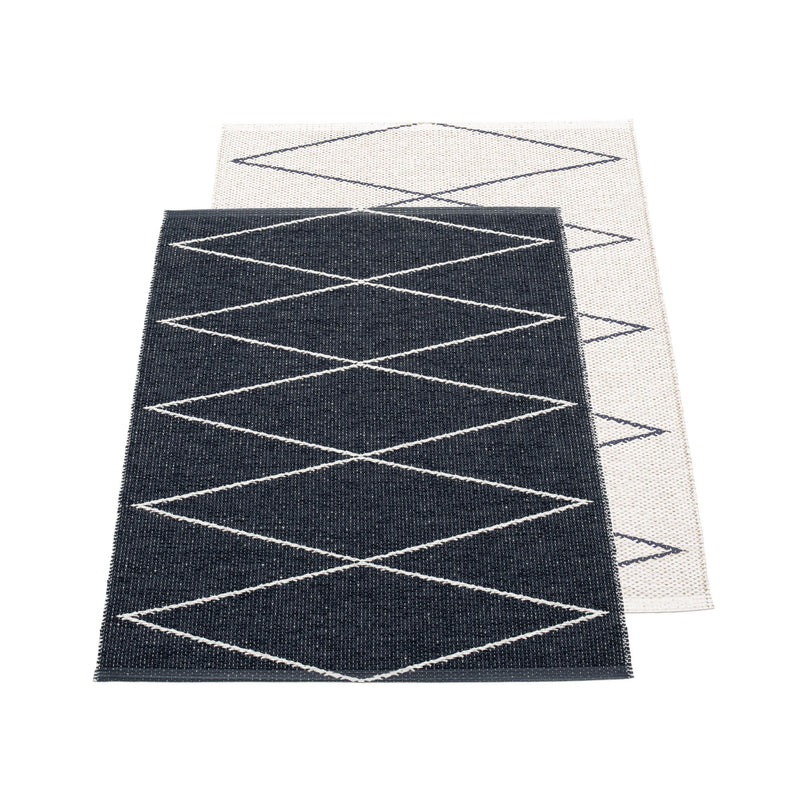 Pappelina - Max Wendeteppich (70 cm) | 70 x 100 cm / black/vanilla