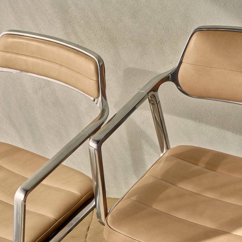 Vipp - 452 Drehstuhl | Rollen / Leder camel / Aluminium poliert, Gleiter / Leder camel / Aluminium poliert