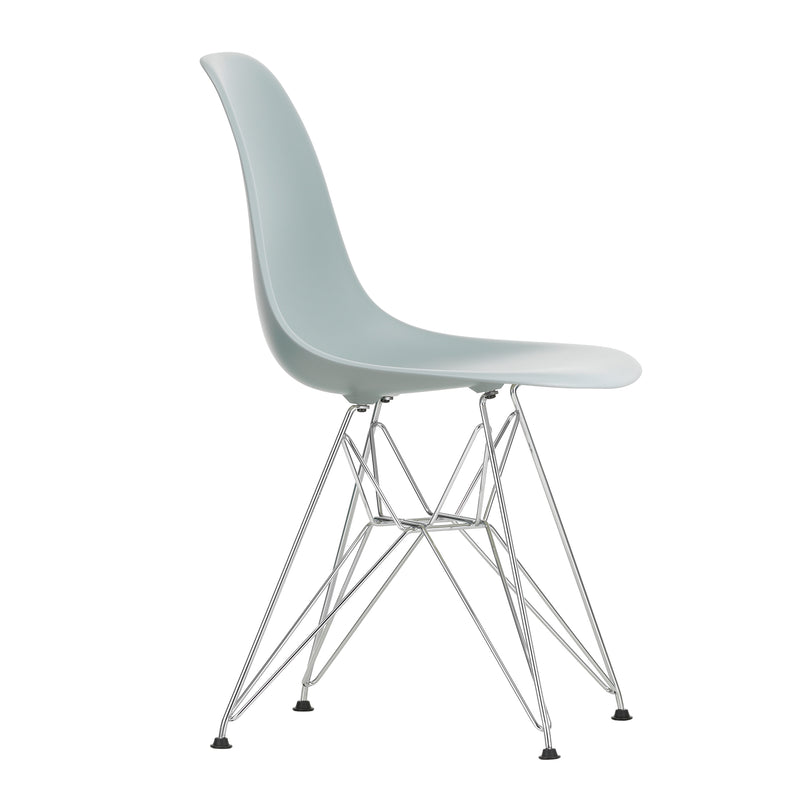 Vitra - Eames Plastic Side Chair DSR RE | hellgrau RE / verchromt