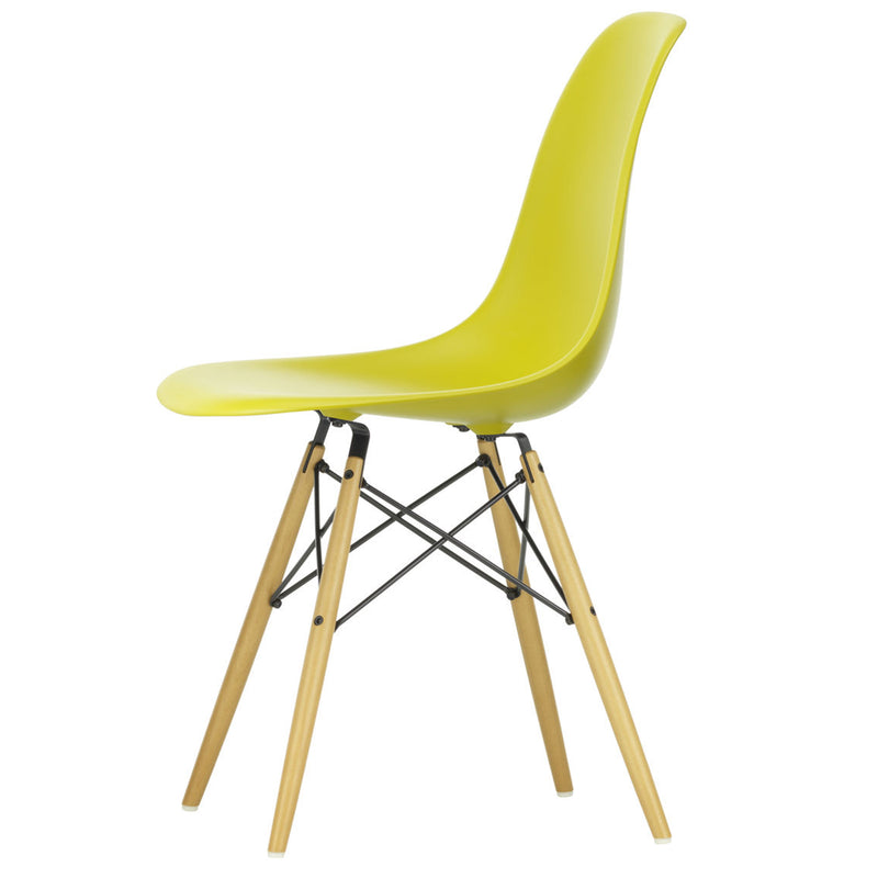 Vitra - Eames Plastic Side Chair DSW RE | Filzgleiter basic dark / senf RE / Ahorn gelblich