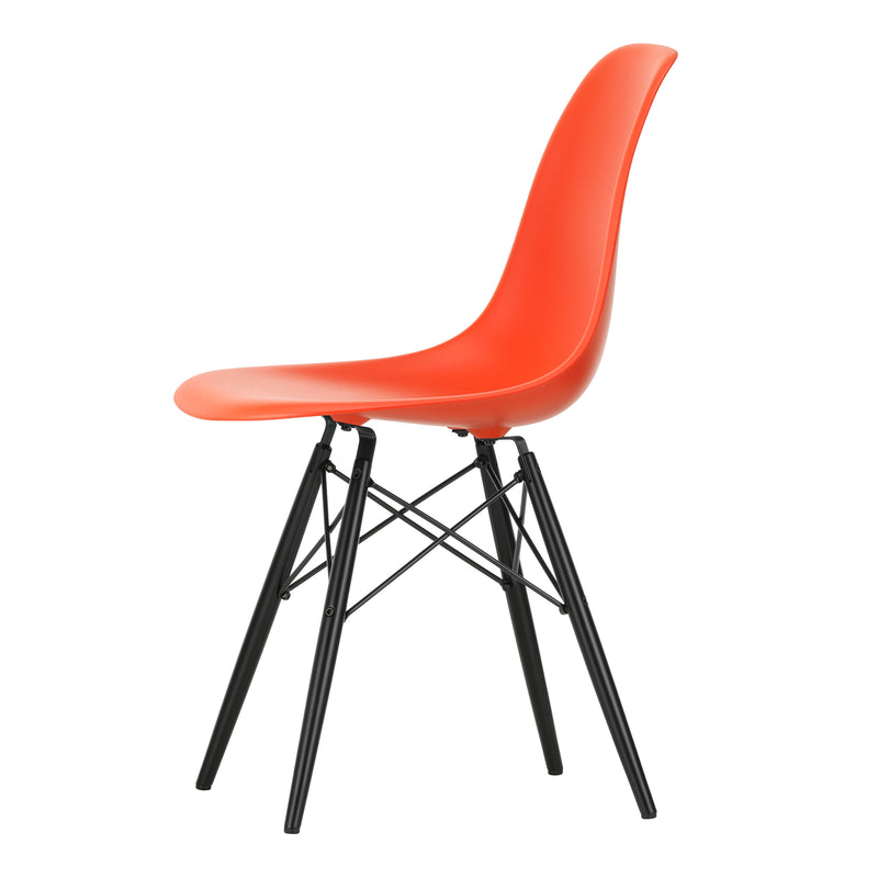 Vitra - Eames Plastic Side Chair DSW RE | Filzgleiter basic dark / poppy red RE / Ahorn schwarz