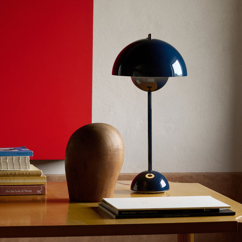 &Tradition - FlowerPot Tischleuchte VP3 | stahlblau