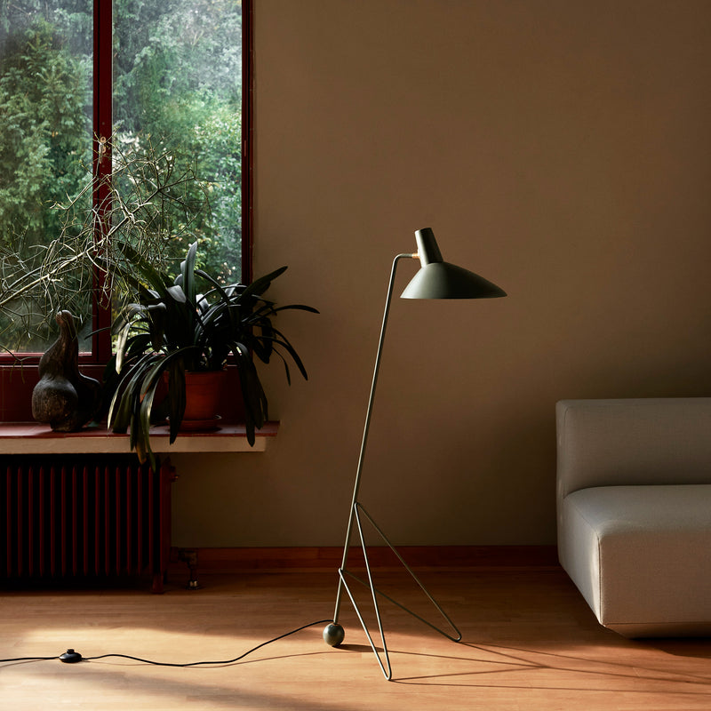 &Tradition - Tripod HM8 Stehleuchte | matt schwarz