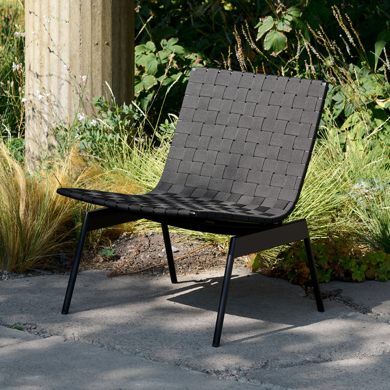 &Tradition - Ville Outdoor Lounge Chair | AV44 / warm schwarz