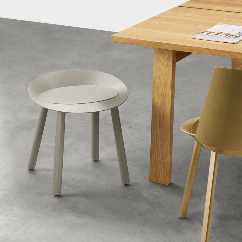 e15 - Mr Collins Hocker | silk grey