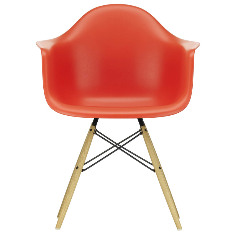 Vitra - Eames Plastic Armchair DAW RE | poppy red RE / Esche honigfarben