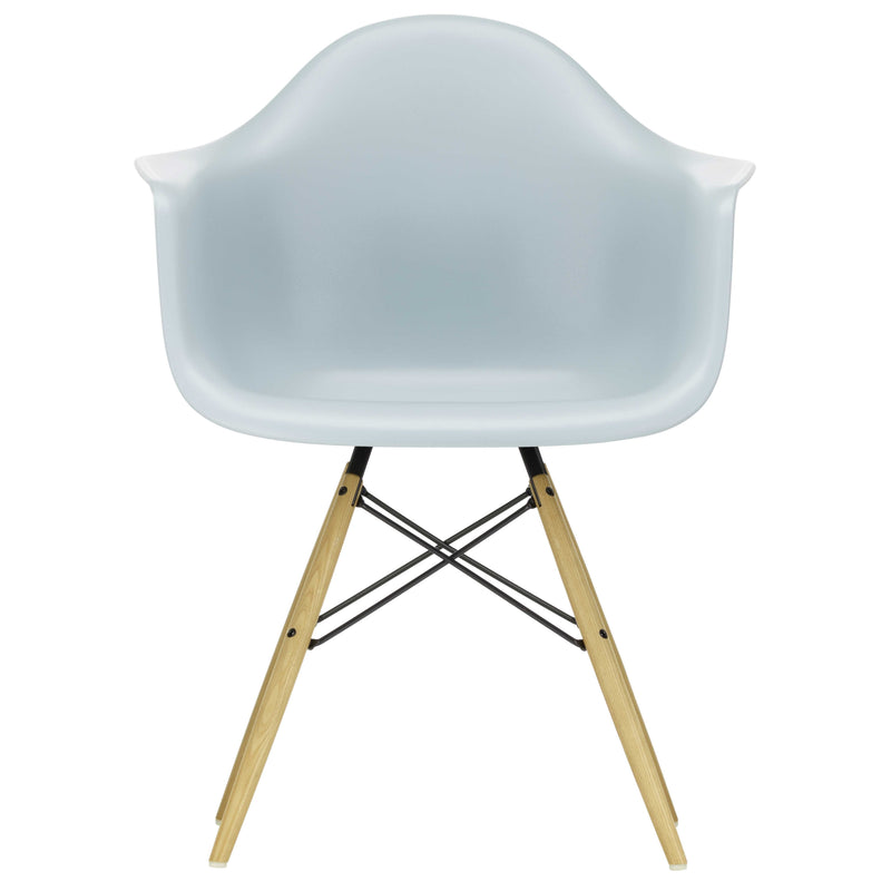 Vitra - Eames Plastic Armchair DAW RE | eisgrau RE / Esche honigfarben