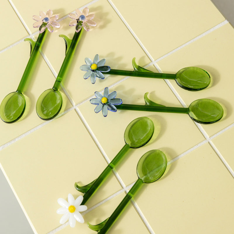 &amp;klevering - Flora Löffel