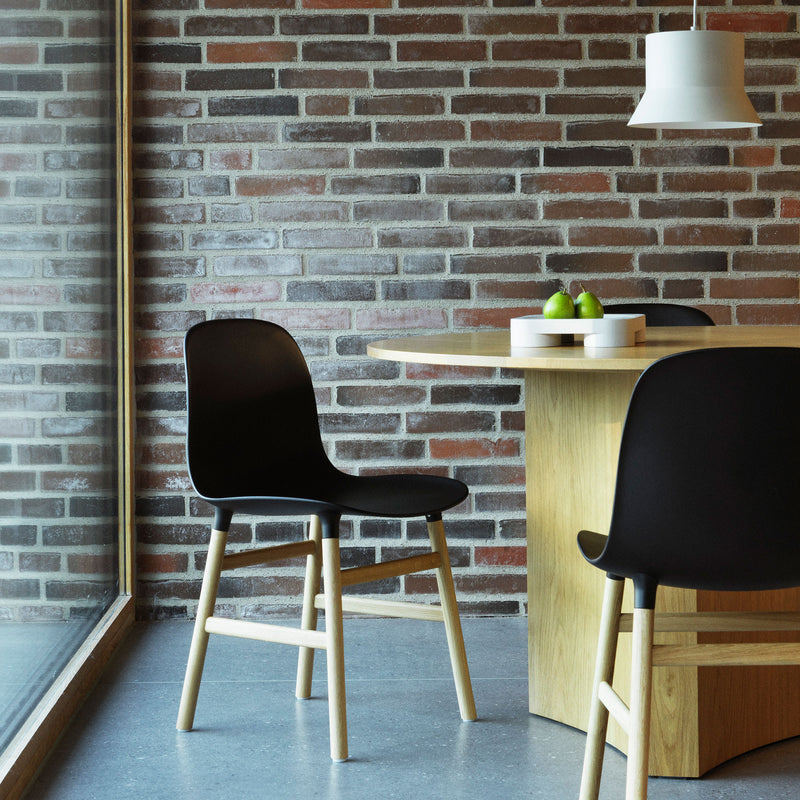 Normann Copenhagen - Form Chair (Holz) | schwarz / Eiche