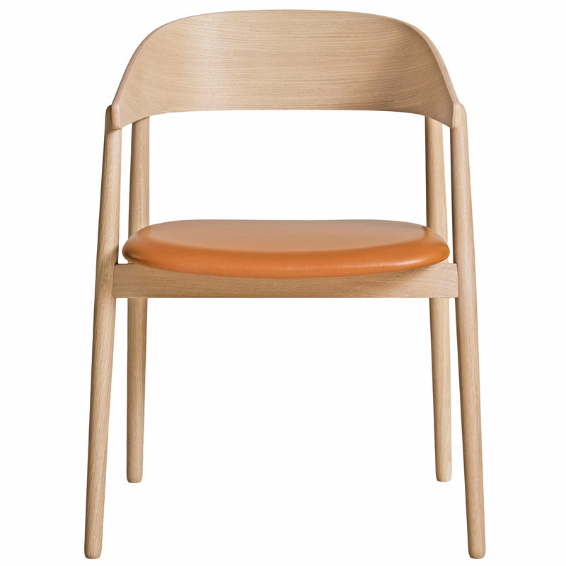 Andersen Furniture - AC2 Stuhl gepolstert | Eiche weiß pigmentiert / Leder cognac