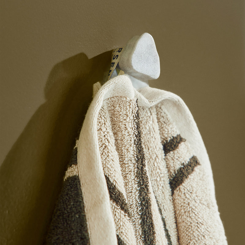 Andersen Furniture - Spectra Haken | Marmor