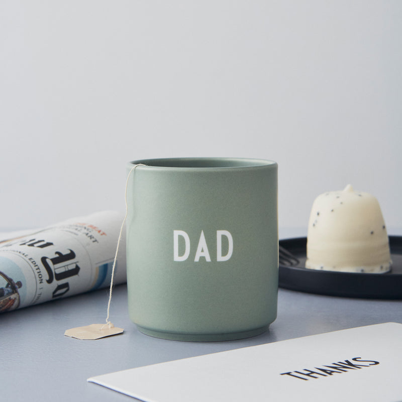 Design Letters - AJ Favourite Porzellan Becher | Dad / green  