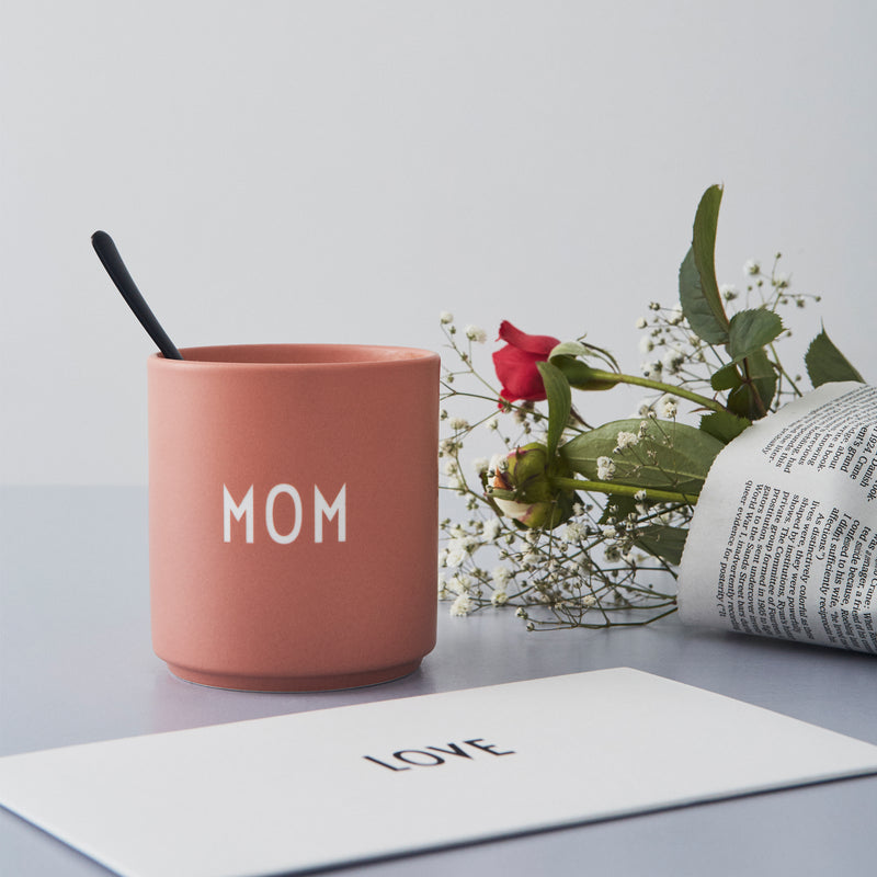 Design Letters - AJ Favourite Porzellan Becher | Mom / rosa