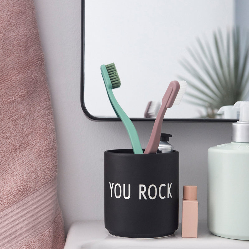 Design Letters - AJ Favourite Porzellan Becher | You Rock / schwarz