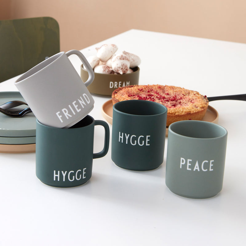Design Letters - AJ Favourite Porzellan Becher