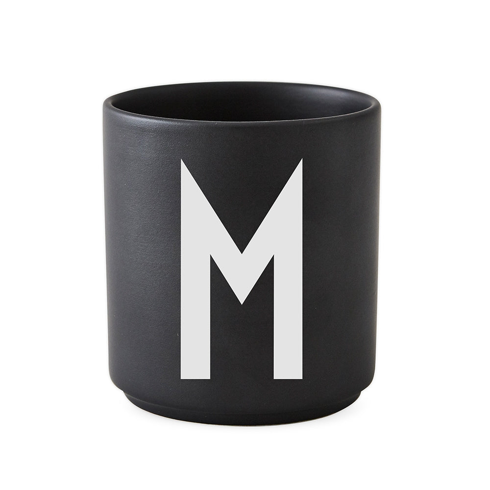 Design Letters - AJ Porzellan Becher A-Z | M / schwarz