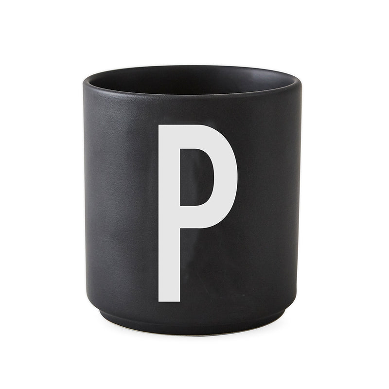Design Letters - AJ Porzellan Becher A-Z | P / schwarz