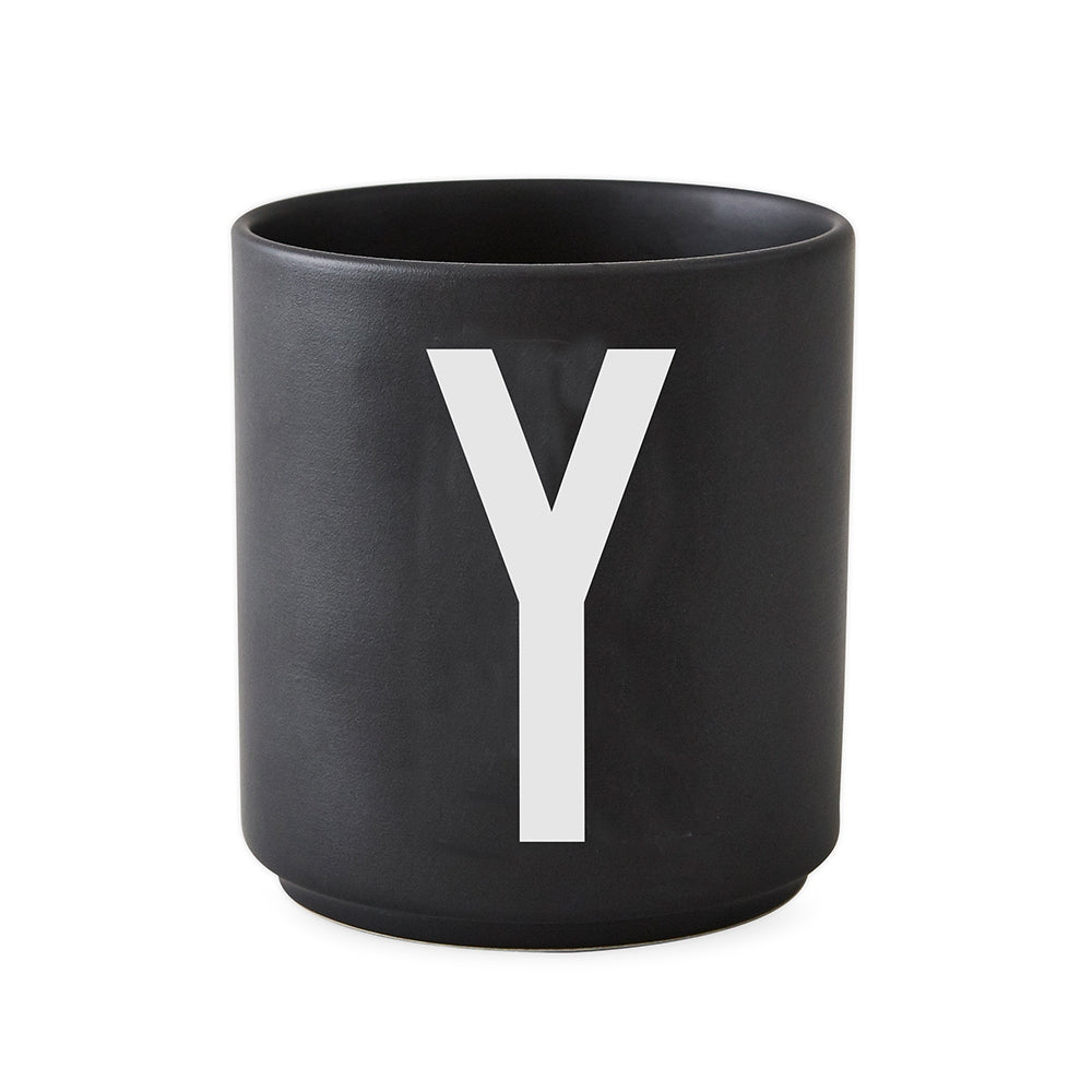 Design Letters - AJ Porzellan Becher A-Z | Y / schwarz
