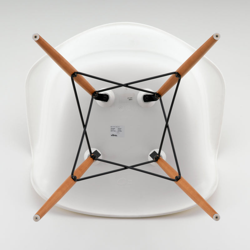 Vitra - Eames Plastic Armchair DAW