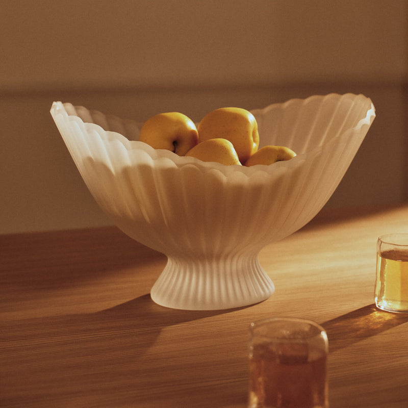 Ferm Living - Fountain Dekoschale | large / Milchglas