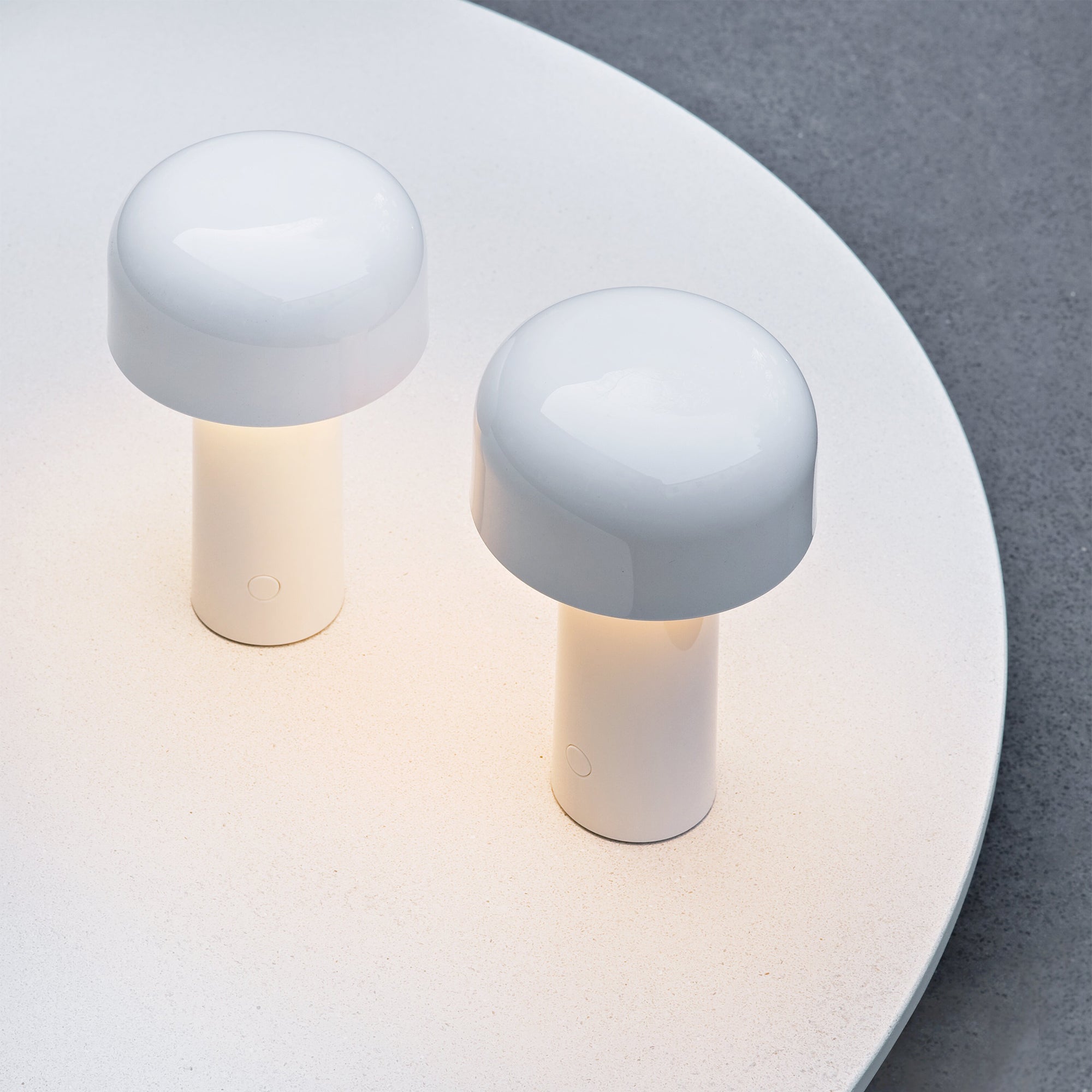 Flos - Bellhop Akku-Tischleuchte (LED) | weiß