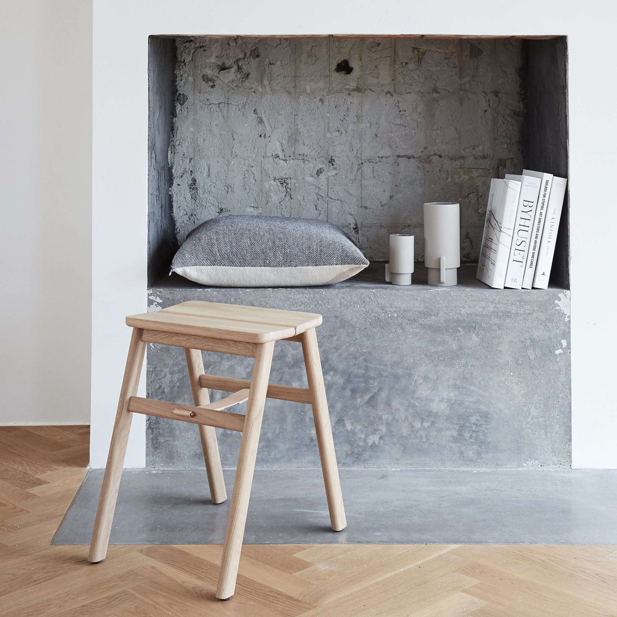 Form &amp; Refine - Angle Hocker
