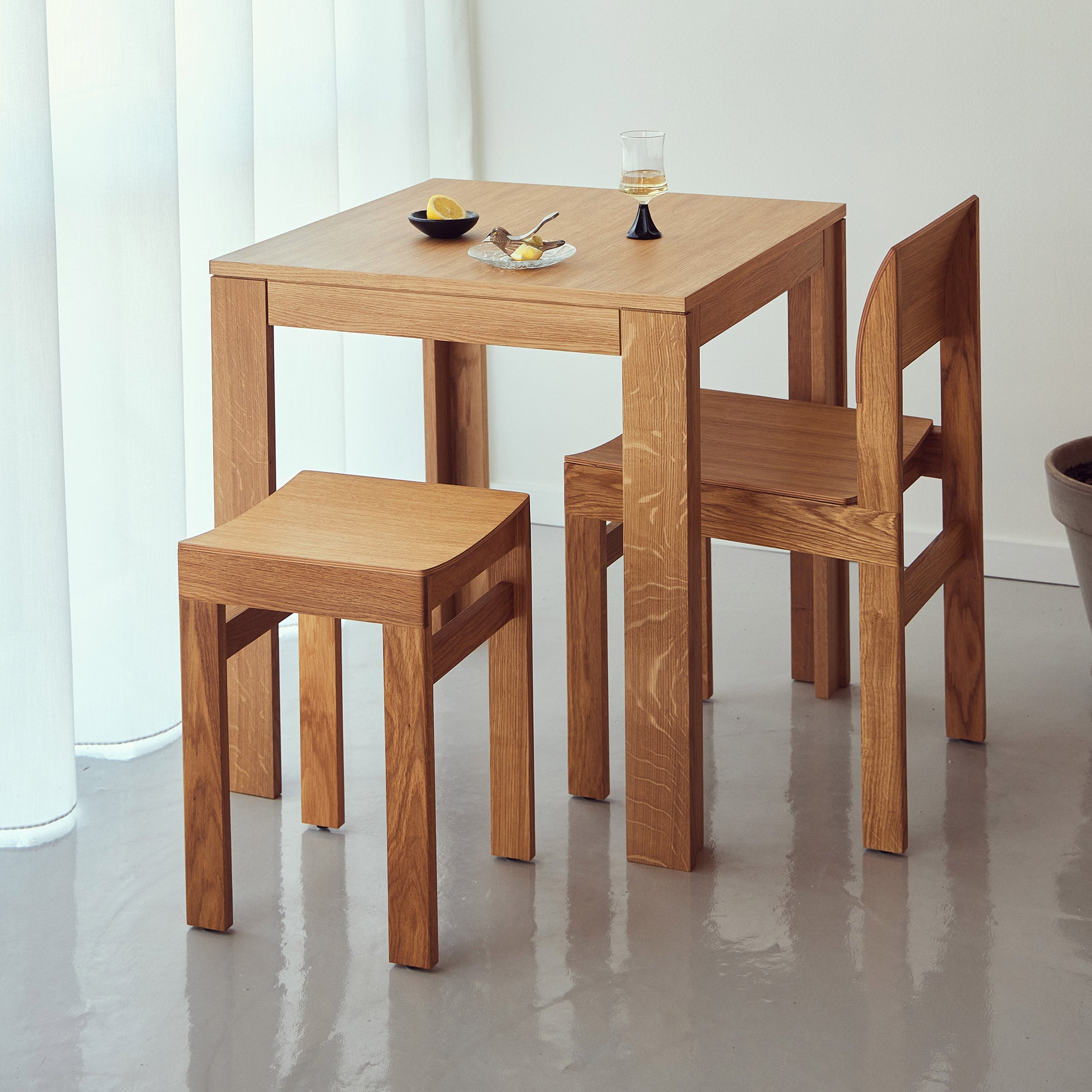 Form &amp; Refine - Sonder Hocker | 