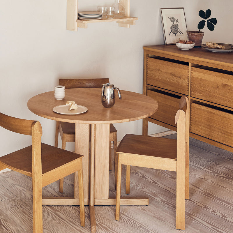 Form &amp; Refine - Trefoil Tisch | Eiche natur / Ø 90 cm