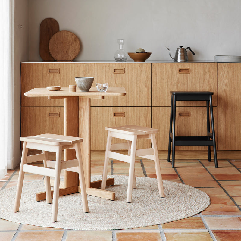 Form &amp; Refine - Angle Barhocker