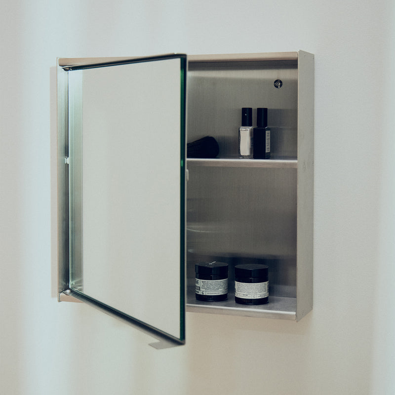 Form &amp; Refine - Taper Spiegelschrank | 