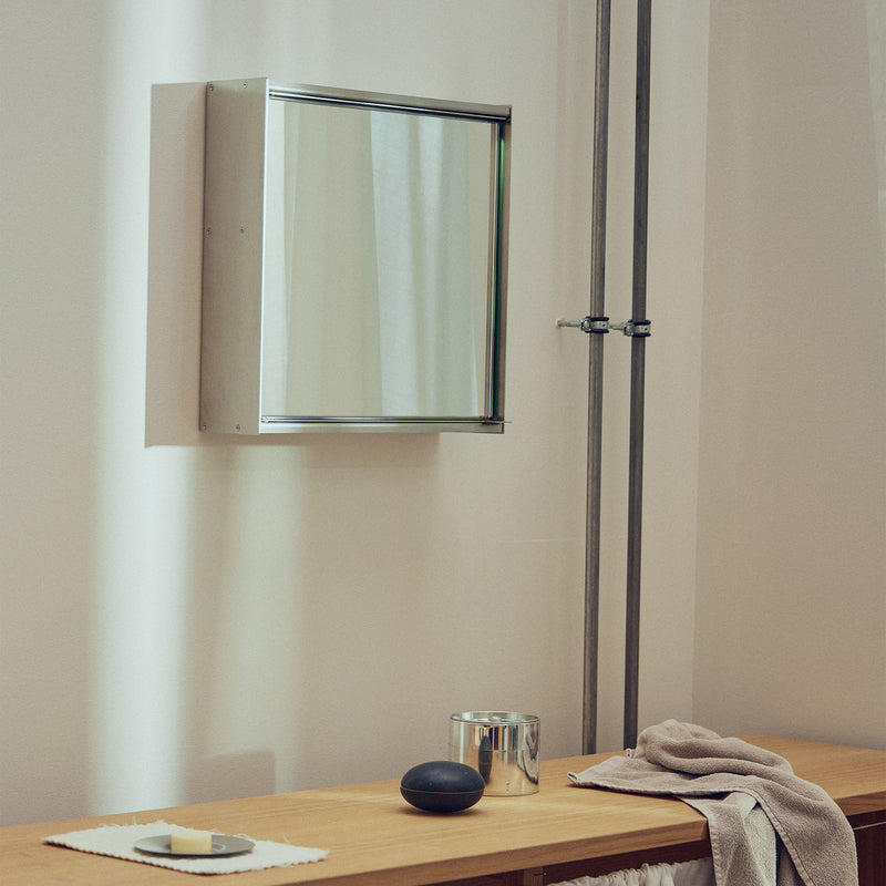 Form &amp; Refine - Taper Spiegelschrank