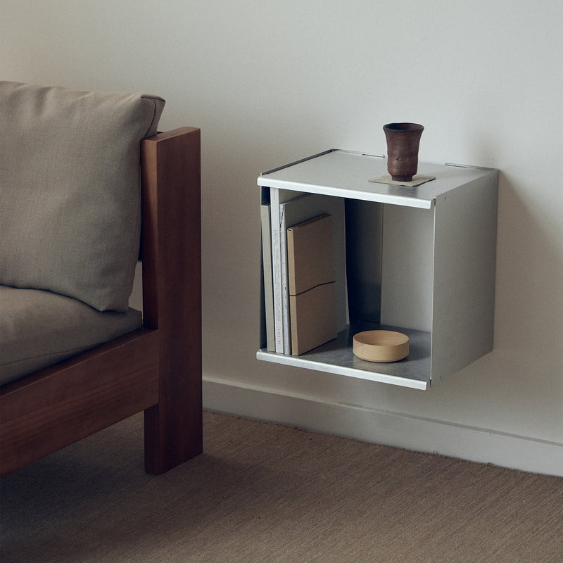 Form &amp; Refine - Taper Wandregal | 34 x 35 cm