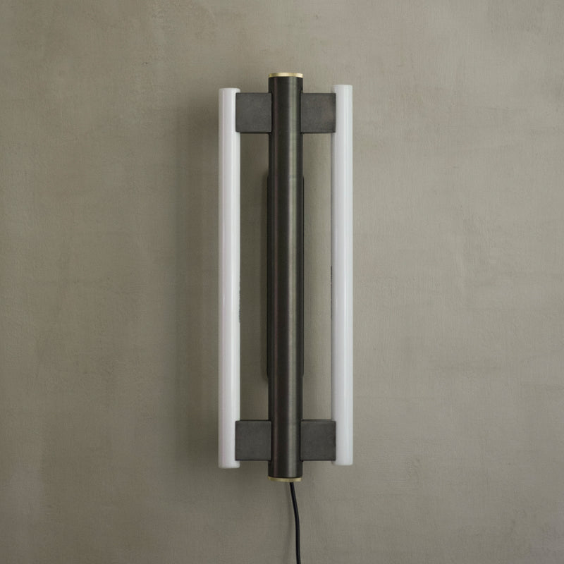 Frama - Eiffel Wandleuchte 500 | double / Gunmetal