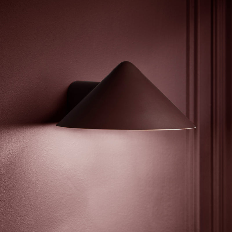 Frandsen - Grasp LED Akku-Wandleuchte | beetroot matt